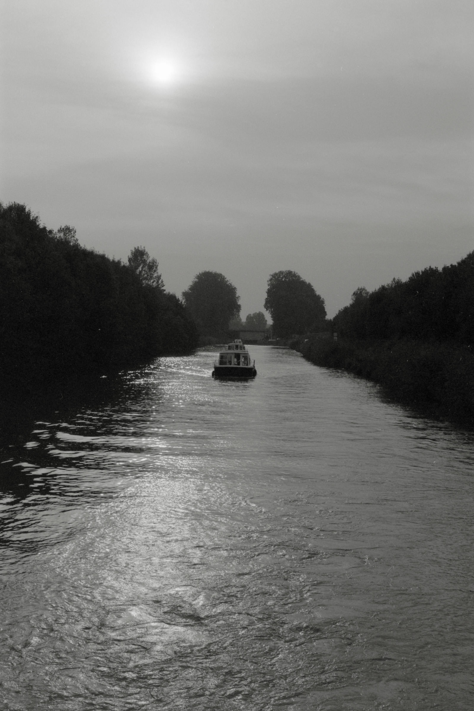 AHP F1990 09 004 sc250506 img01 NLP